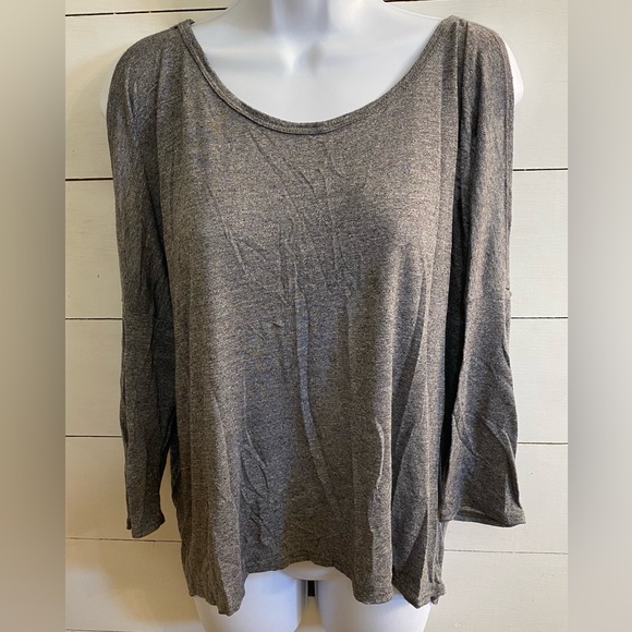 Abercrombie & Fitch Tops - Abercrombie & Fitch Women’s Medium Gray Scoop Neck Cold Shoulder Long Sleeve Top